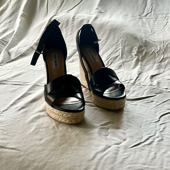 Steve Madden Wedge Heels - Picture 4 of 4